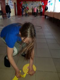 25 апреля в Доме культуры села Великовисочного состоялась игровая программа для детей «Весна - красна», посвященная празднику весны и труда.