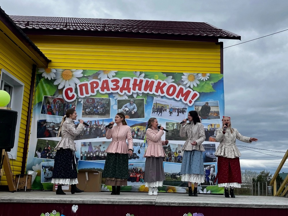 Праздничный концерт «Милый сердцу уголок»